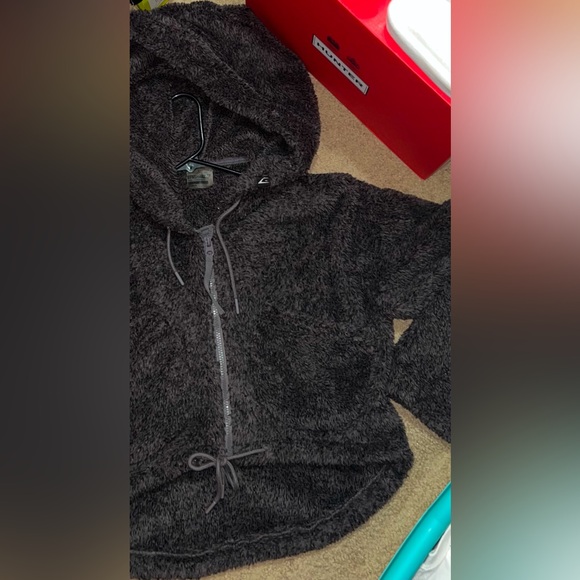 Gymshark Cozy Drawstring Zip Up Fuzzy Hoodie (Cropped) - Picture 9 of 13